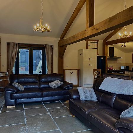 Trelaske Mill Cider Barn-With Hot Tub, Fire Pit Bbq Lewannick Екстер'єр фото