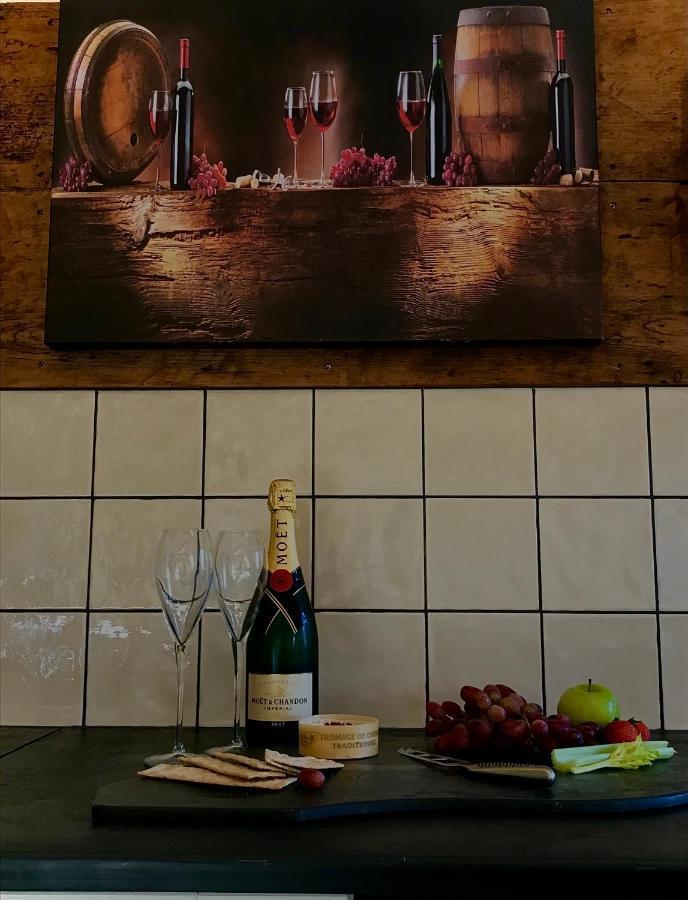 Trelaske Mill Cider Barn-With Hot Tub, Fire Pit Bbq Lewannick Екстер'єр фото