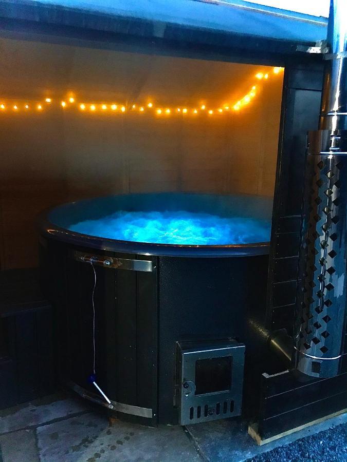 Trelaske Mill Cider Barn-With Hot Tub, Fire Pit Bbq Lewannick Екстер'єр фото