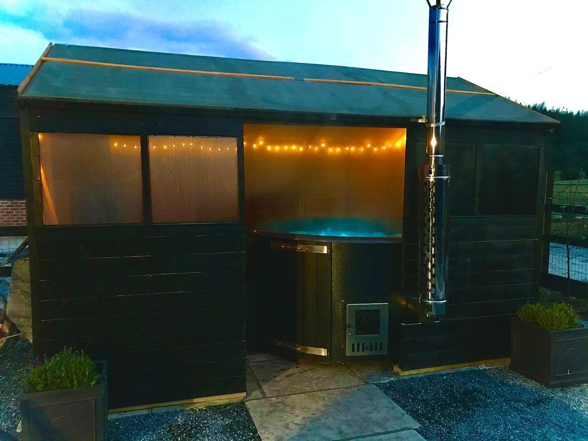 Trelaske Mill Cider Barn-With Hot Tub, Fire Pit Bbq Lewannick Екстер'єр фото